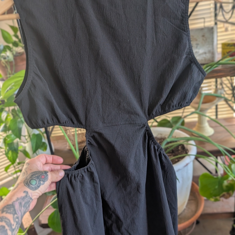 Cider Black Cut-Out Maxi Dress - Picture 7 of 13